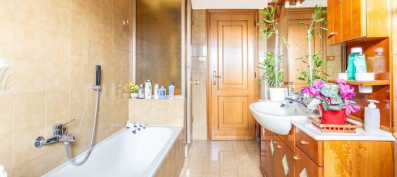 3 rooms Apartment in Rome, Italy No. 29720 89