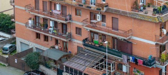 3 rooms Apartment in Rome, Italy No. 29720 5