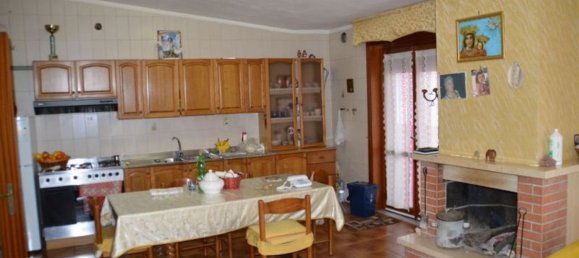 5 Schlafzimmer Wohnung in Terzigno, Italy, Nr. 378731 3
