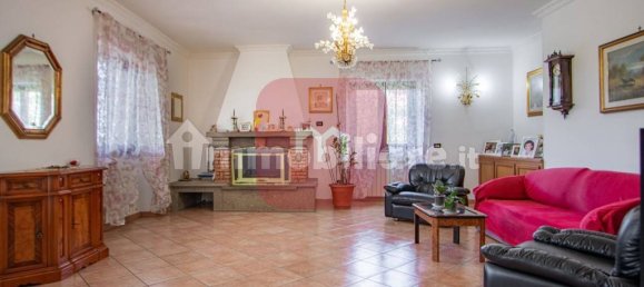5 bedrooms Villa in San Cesareo, Italy No. 129401 9