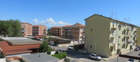 Квартира с 3 комнатами в Фоджа, Италия № 123859 3