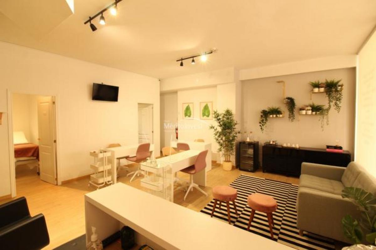 59m² Shop in Braga, Portugal No. 7940