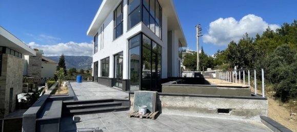 Villa 6+1 in Kargicak, Turkey No. 27356 5