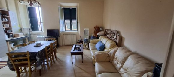 3-salle Appartement à Livorno, Italy No. 205547 4