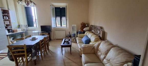 3-salle Appartement à Livorno, Italy No. 205547 8