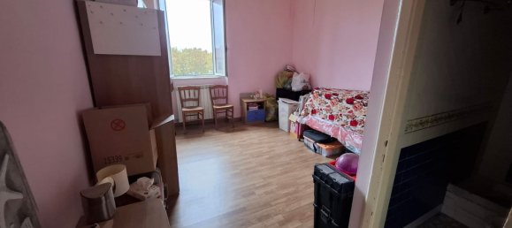 3-salle Appartement à Livorno, Italy No. 205547 21