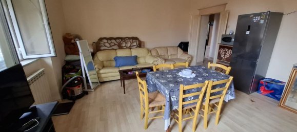 3-salle Appartement à Livorno, Italy No. 205547 9