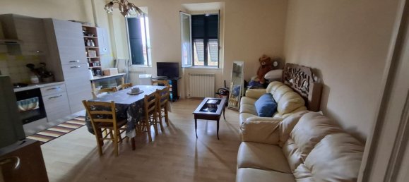 3-salle Appartement à Livorno, Italy No. 205547 5