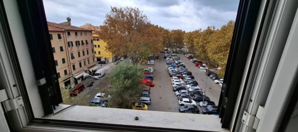 3-salle Appartement à Livorno, Italy No. 205547 3