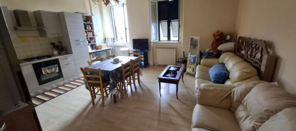 3-salle Appartement à Livorno, Italy No. 205547 17
