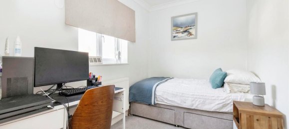 3 bedrooms House in Watford, United Kingdom No. 6197 9