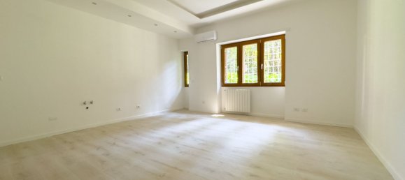 3 rooms Apartment in Rome, Italy No. 285600 2