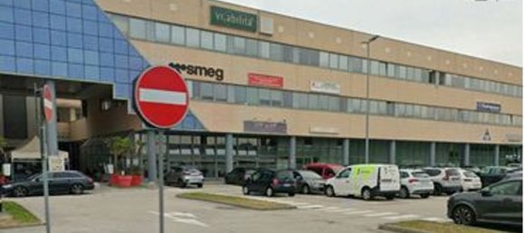 372m² Commercial property in Vicenza, Italy No. 278442 3