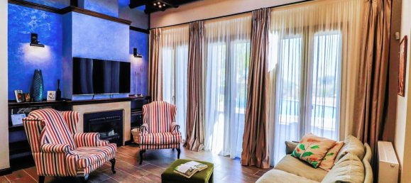 5 bedrooms Villa in Aphrodite Hills, Cyprus No. 21763 2