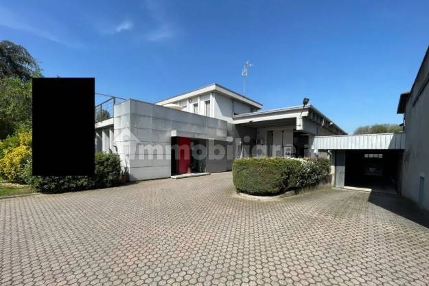 5 rooms Warehouse in Besana in Brianza, Italy No. 215638