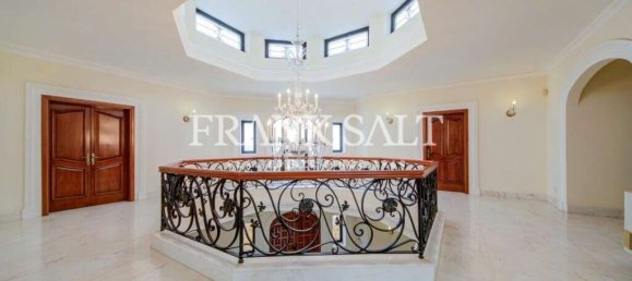 7 bedrooms Villa in Swieqi, Malta No. 11648 8