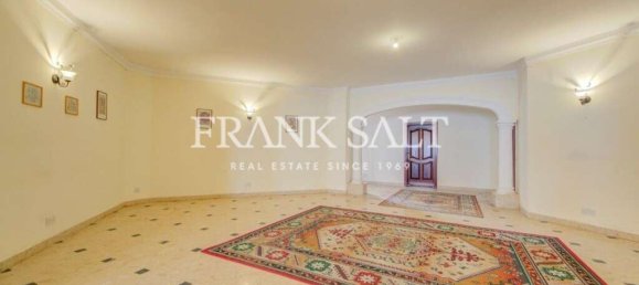 7 bedrooms Villa in Swieqi, Malta No. 11648 16