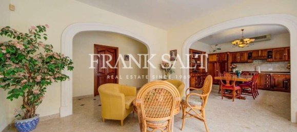 7 bedrooms Villa in Swieqi, Malta No. 11648 24
