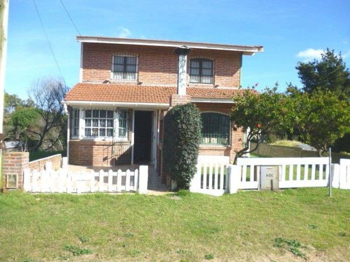 5 bedrooms House in Mar del Plata, Argentina No. 68102