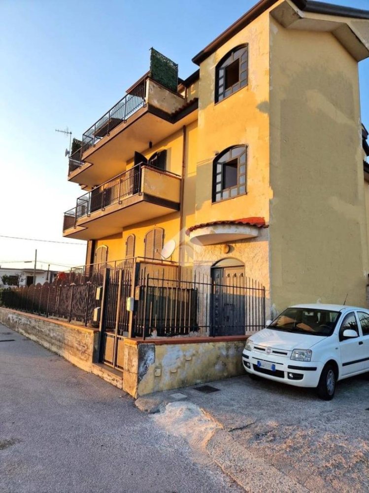 Apartamento de 2 dormitorios en Scafati, Italy No. 117278