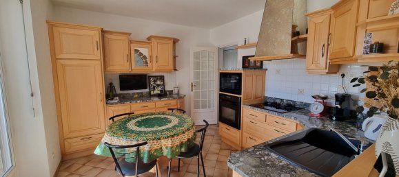 5 Schlafzimmer Haus in Manche, France, Nr. 302654 2