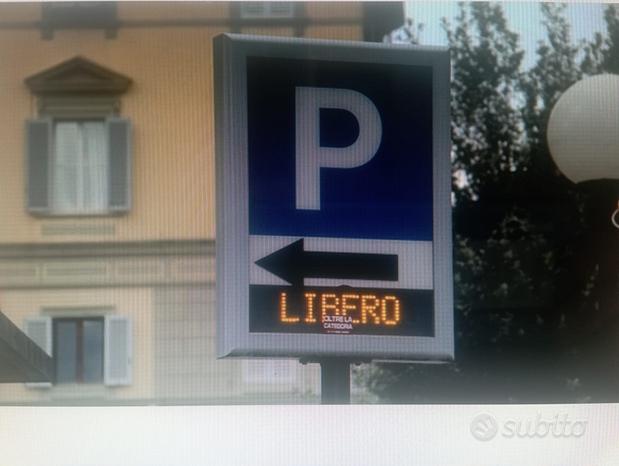 700m² Garage in Naples, Italy No. 281247