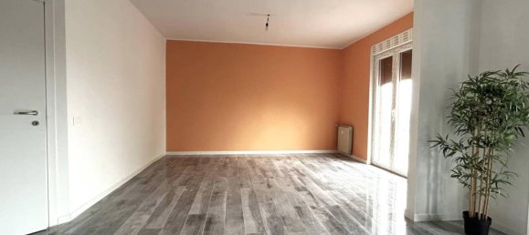 3 rooms Apartment in Verderio, Italy No. 109485 5