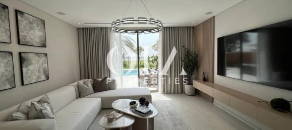 5 bedrooms Villa in Abu Dhabi, UAE No. 21699 4