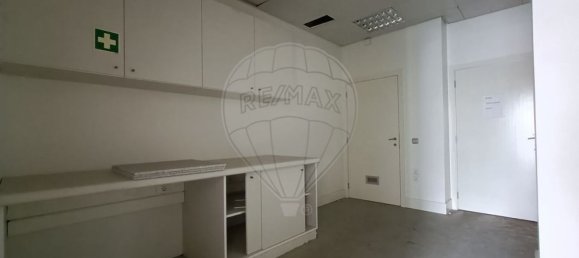 Propriété commerciale à Coimbra, Portugal 43m² No. 65832 2