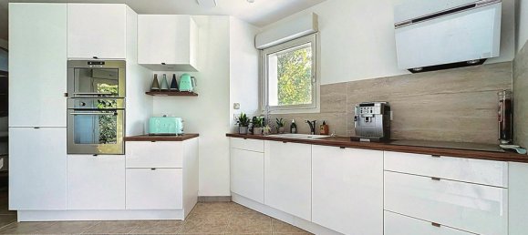 3 Schlafzimmer Villa in Aubenas, France, Nr. 300877 4