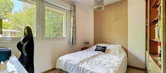 3 Schlafzimmer Villa in Aubenas, France, Nr. 300877 8