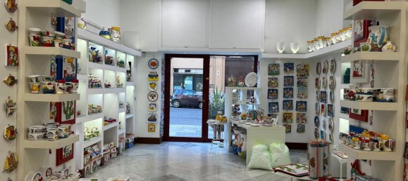 115m² Commercial property in Palermo, Italy No. 74764 9