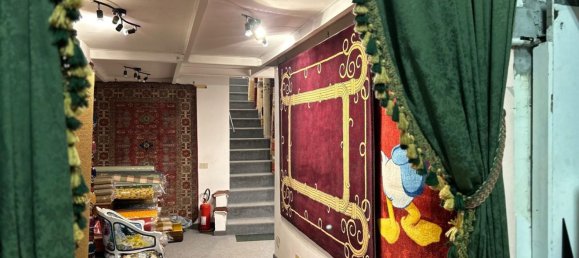 115m² Commercial property in Palermo, Italy No. 74764 10