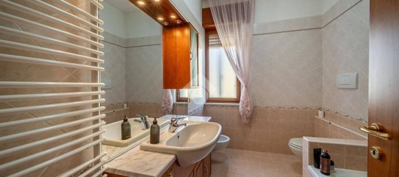 5 bedrooms Villa in Verona, Italy No. 360622 24