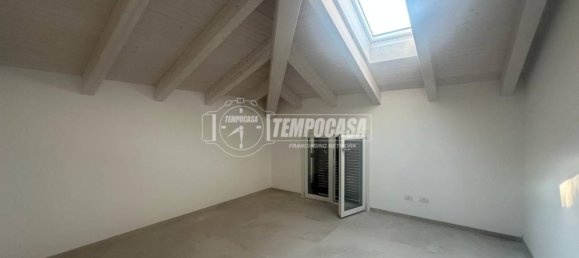 3 bedrooms Duplex in Fidenza, Italy No. 357299 8