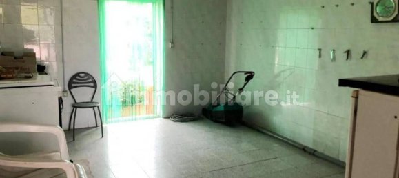 Propiedad comercial de 4 habitaciónes en Giovinazzo, Italy No. 353316 6