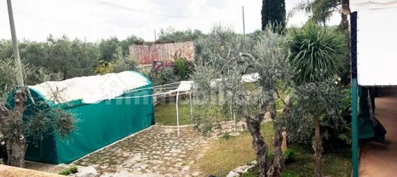 Propiedad comercial de 4 habitaciónes en Giovinazzo, Italy No. 353316 11