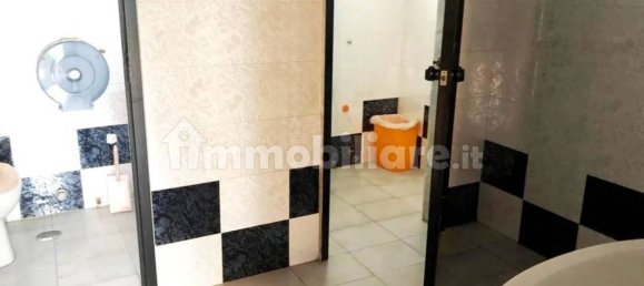 Propiedad comercial de 4 habitaciónes en Giovinazzo, Italy No. 353316 10