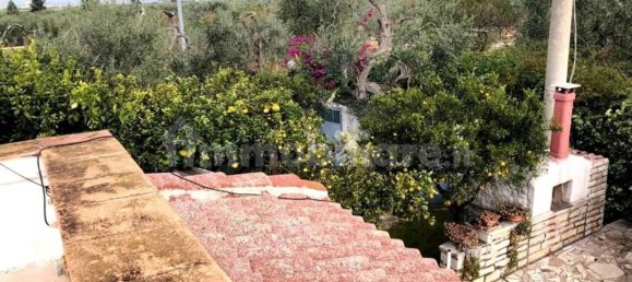 Propiedad comercial de 4 habitaciónes en Giovinazzo, Italy No. 353316 12