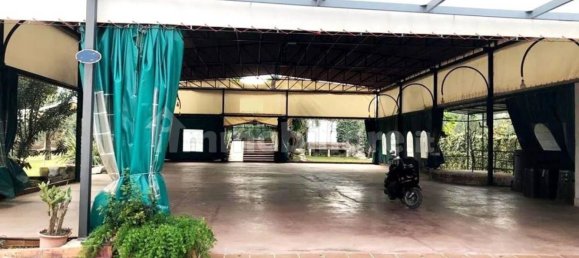 Propiedad comercial de 4 habitaciónes en Giovinazzo, Italy No. 353316 4