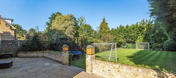 7 bedrooms House in Bush Hill Park, United Kingdom No. 6584 15