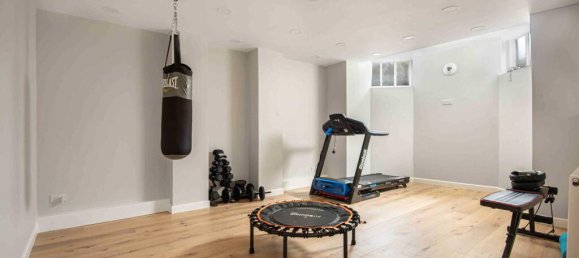 7 bedrooms House in Bush Hill Park, United Kingdom No. 6584 13