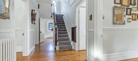 7 bedrooms House in Bush Hill Park, United Kingdom No. 6584 2