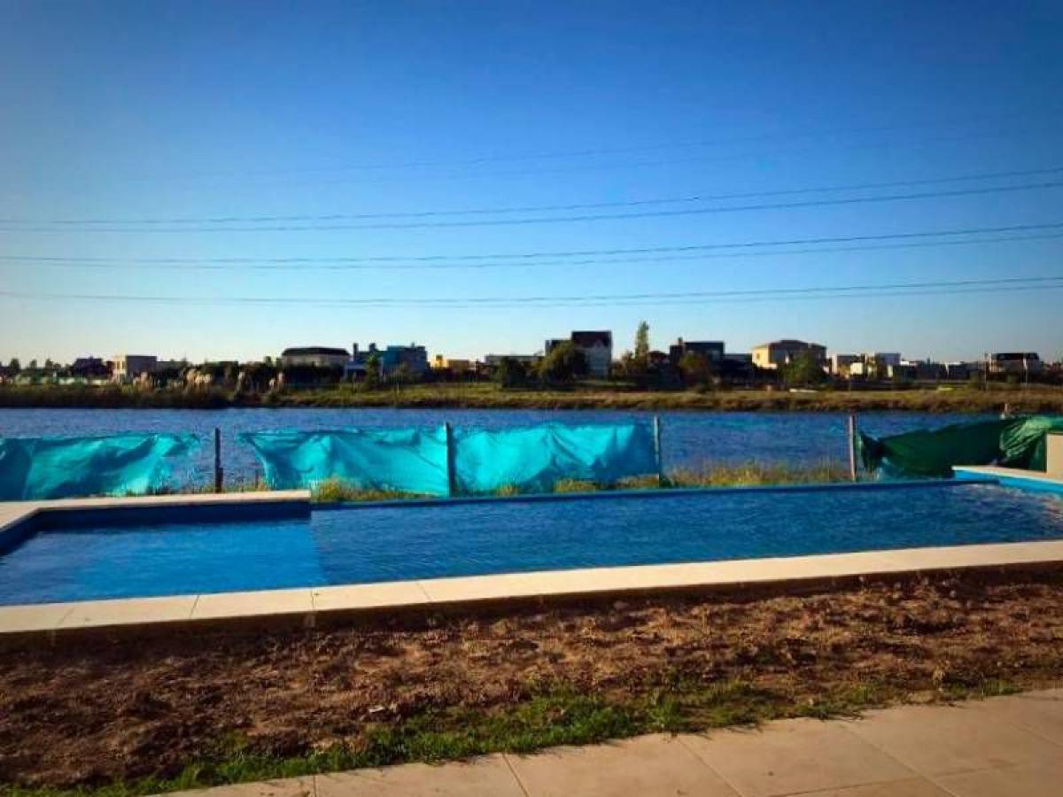 3 bedrooms House in Tigre, Argentina No. 62755