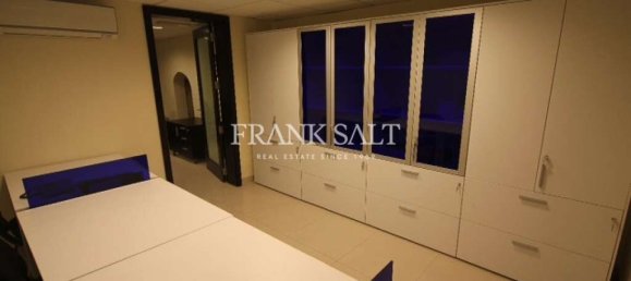 Bureau à Valletta, Malta 12m² No. 12932 2