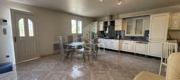 2 bedrooms House in Veigne, France No. 217526 5