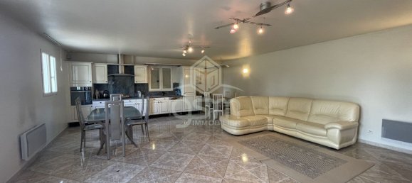 2 bedrooms House in Veigne, France No. 217526 2