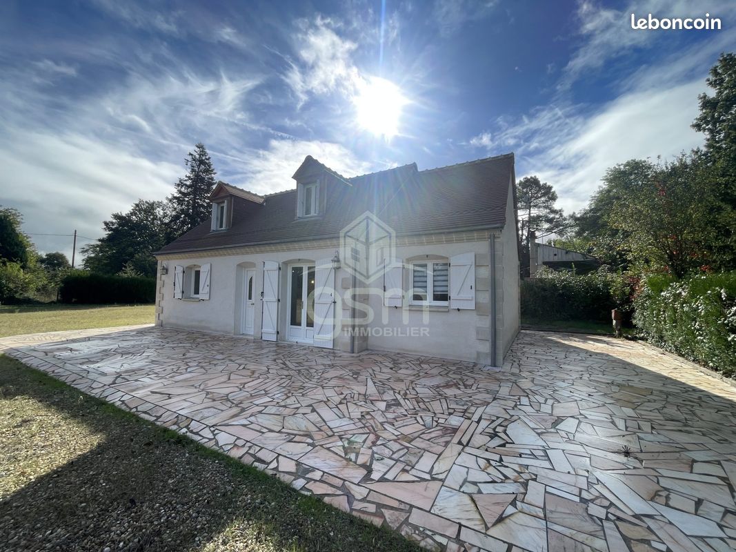 2 bedrooms House in Veigne, France No. 217526