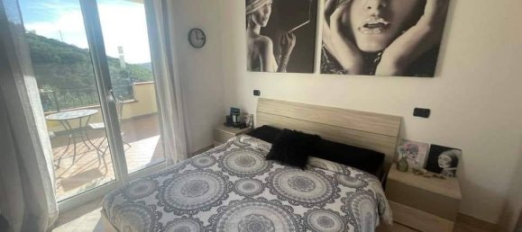 3 bedrooms Villa in Imperia, Italy No. 381914 4