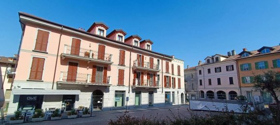 4-Zimmer Büro in Arona, Italy, Nr. 272820 8